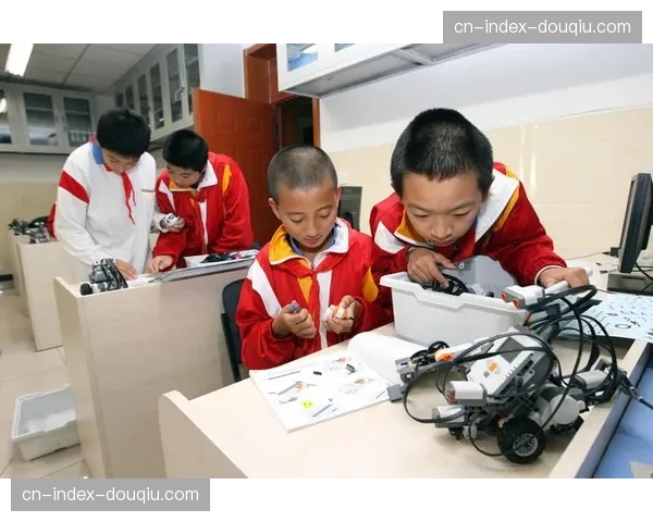 《体育科学杂志》论文：混合防守对球员认知负荷的影响及训练中的应对策略。