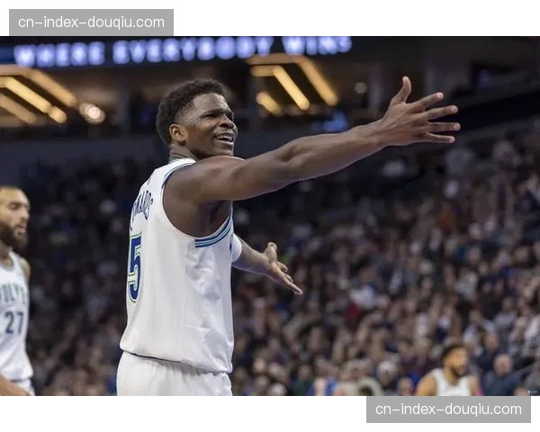 爱德华兹空砍38分,森林狼客场不敌国王,西部第三位置受威胁 爱德华兹空砍38分,森林狼客场不敌国王,西部第三位置受威胁