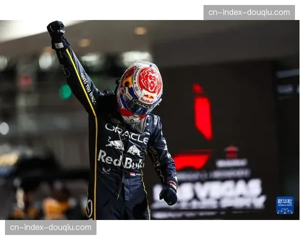 F1沙特站正赛：维斯塔潘夺冠，赛后车队电台感谢赛车卓越稳定性
