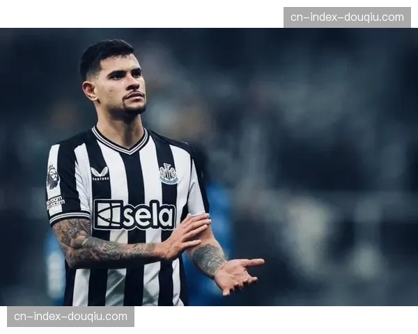 官方确认：纽卡斯尔联与巴西中场吉马良斯完成续约，合同至2029年